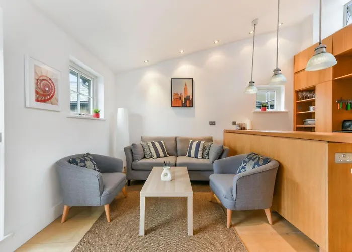 Stylish Soho One Bedroom Apartment